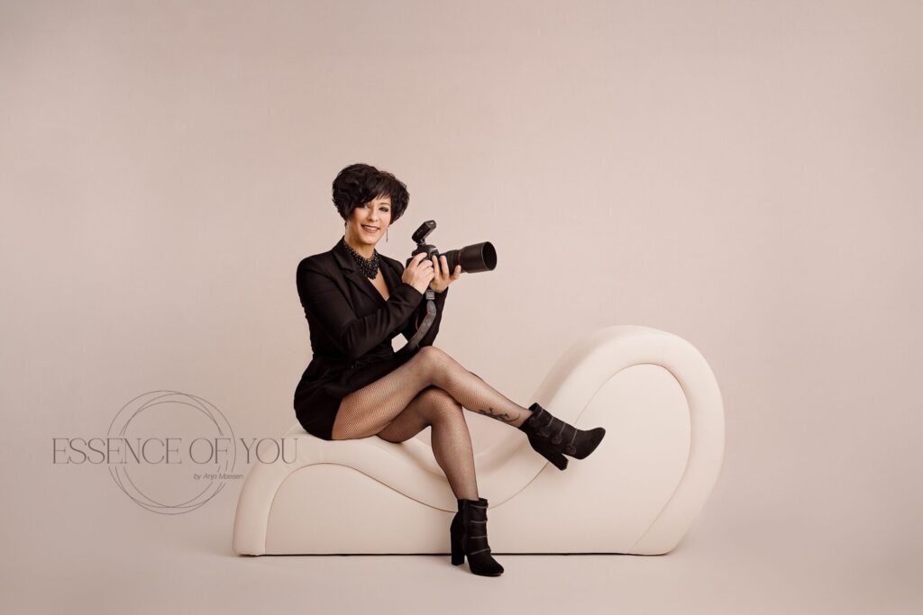 Essence of you - wall-art - newborn -fotografie-fotograaf-Limburg-België-Halen- Heusden - Zolder -Award - Newborn - Maternity - Kinderfotografie - Anja Maesen - studioshoot - fine art fotografie - babyfotografie - zwangerschapsfotografie - cakesmash - award - Boudoir - familieportret